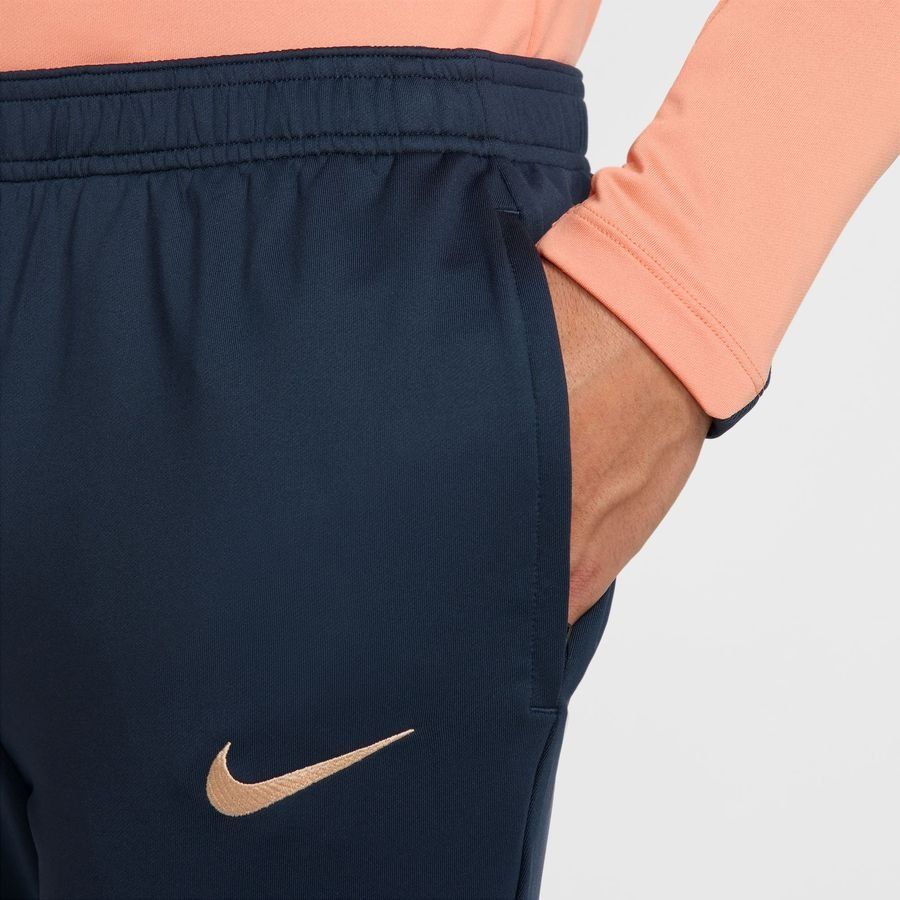 Chelsea Training Trousers Dri Fit Strike Obsidian/guava Ice