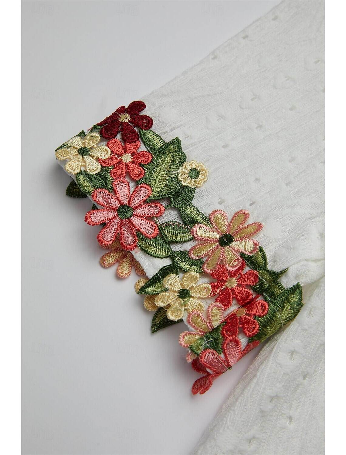 Women's Elegant Lace Tops Eyelet Blouse Floral Embroidery V-Neck Half Sleeve Summer Casual Outdoor Everyday Wear Romantic Petite Tops Summer Holiday Wear