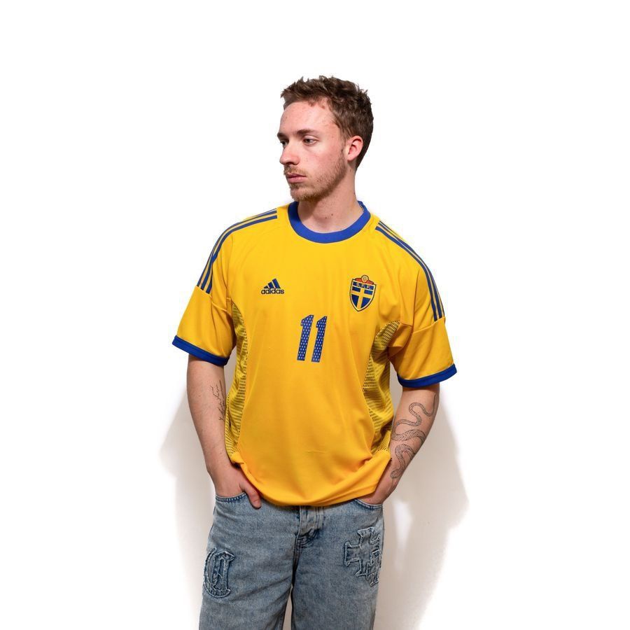 [EFKS] 2002 Sweden Size LARSSON 11 Home Apparel L (7/10)