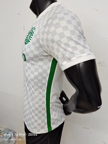 Official 2022 International Camiseta White With Retro Design