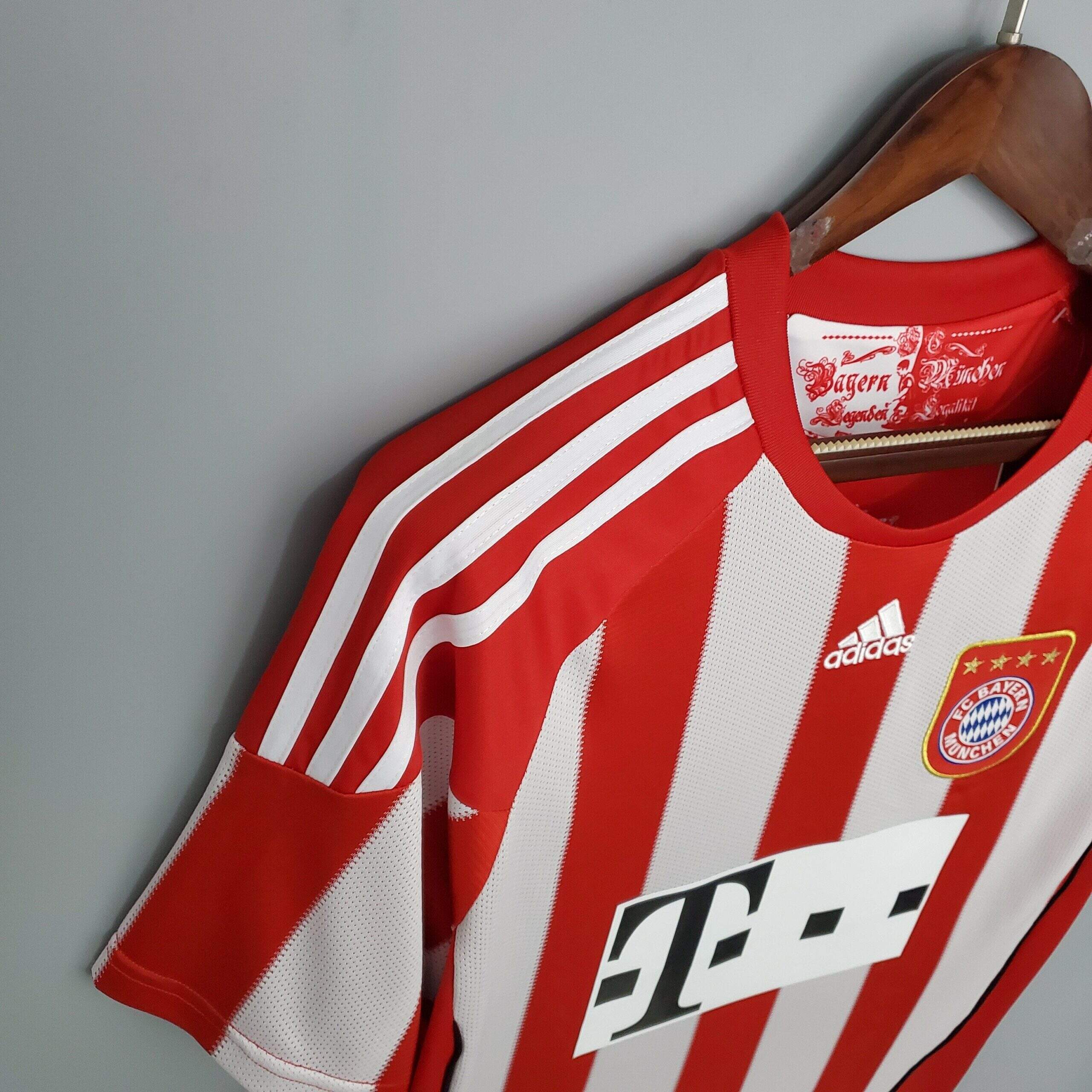 Cheap 2010/11 Bayern Munich Home kit