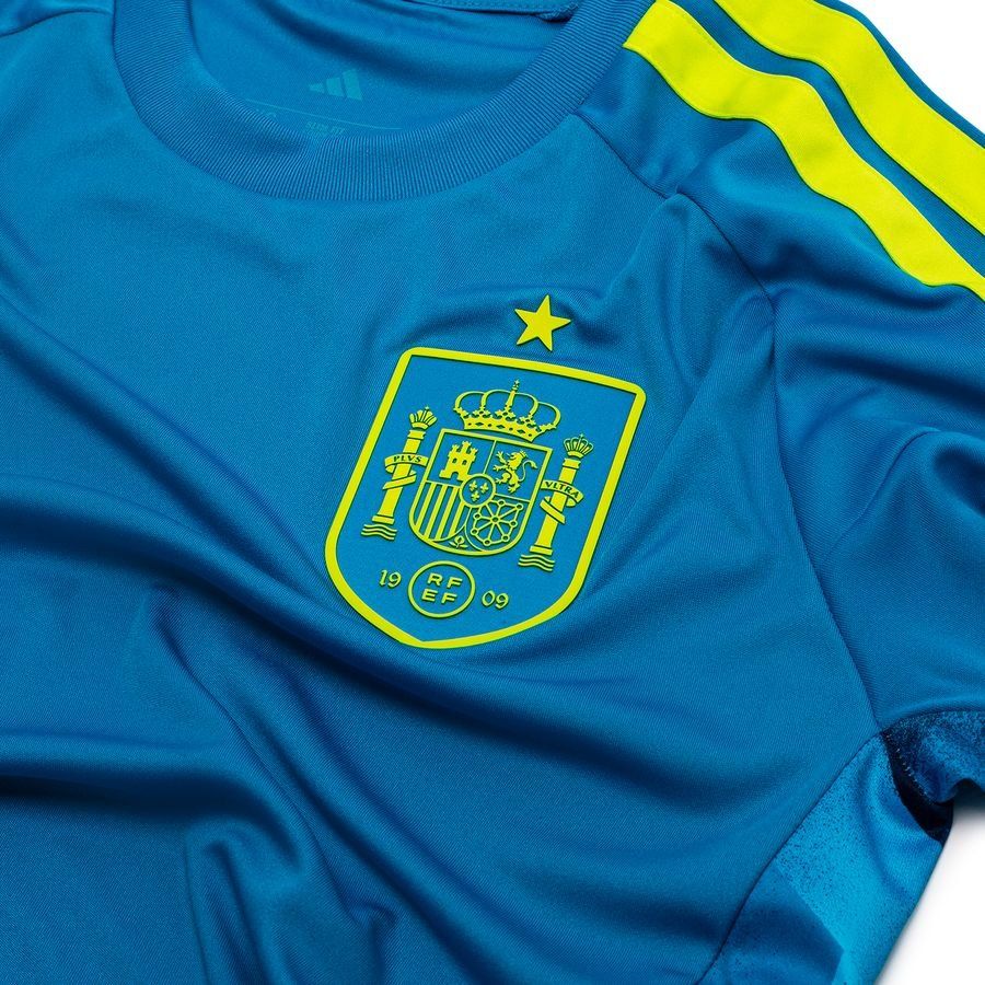 Spain Goalkeeper Shirt World Cup 2026 In Multiple Adult Sizes