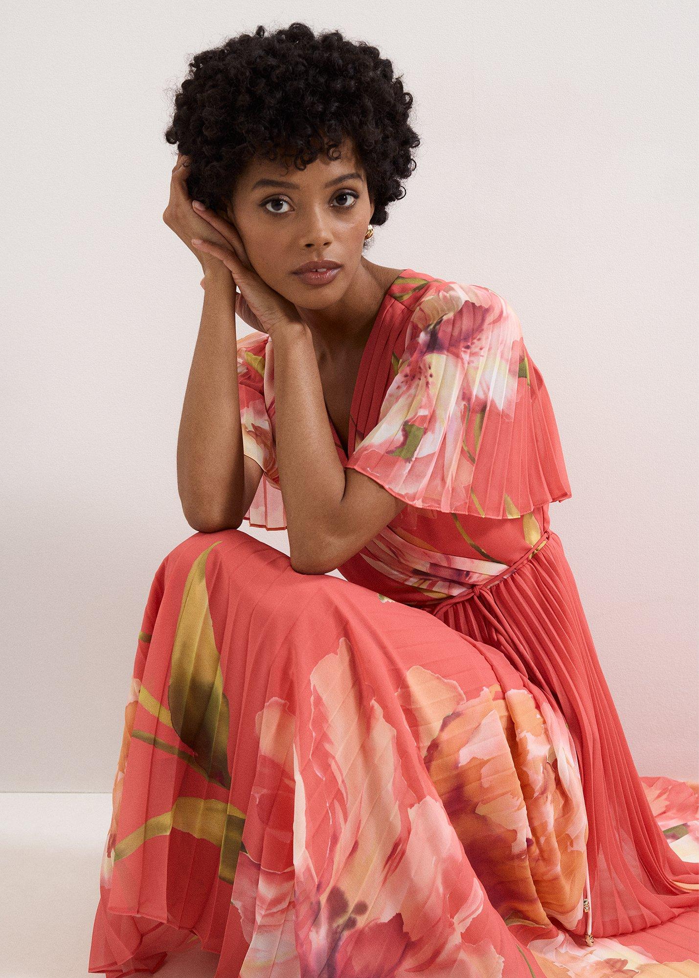 Petite Abigail Pleated Print Maxi Dress