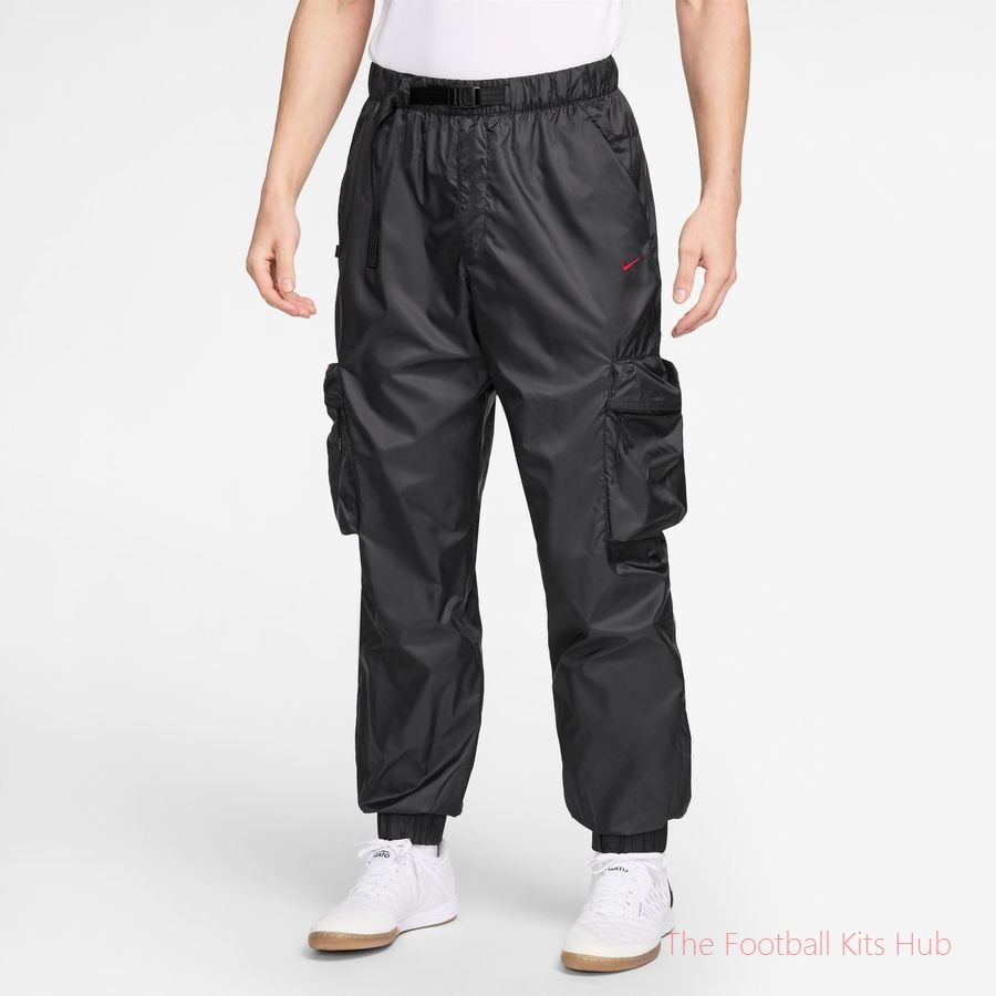 Liverpool Tech Woven Pants - Black/Gym Red