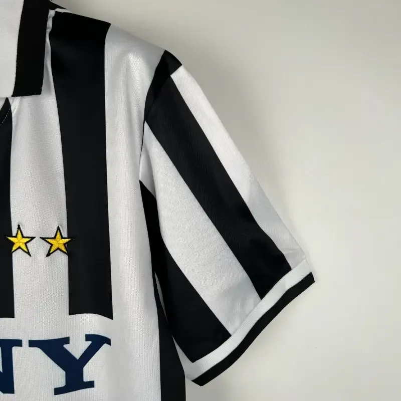Cheap 1996-1997 Juventus Jersey retro kit