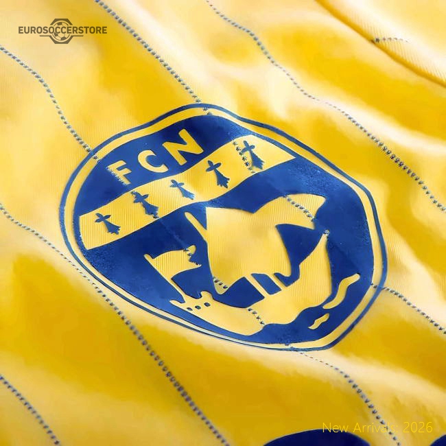 Professional-Grade Fc Nantes Copa 1982 - 83 Retro Football Shirt