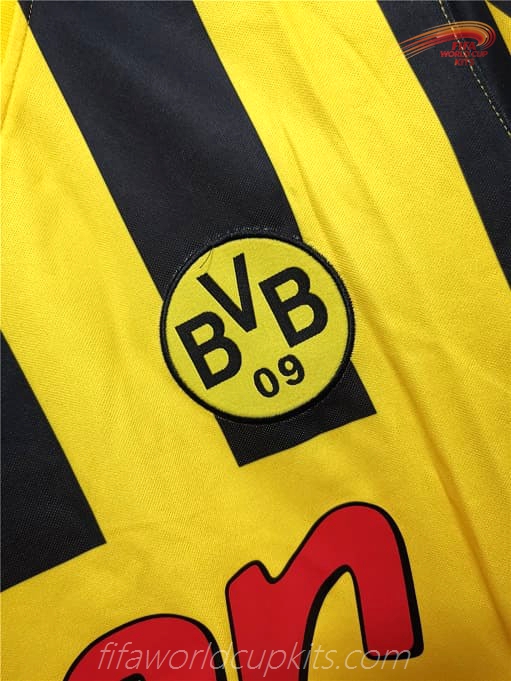 Dortmund 99 to 00 Home Football Strip