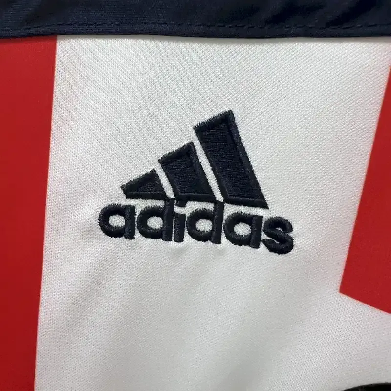 Cheap 2000-2001 Bayern Munich Jersey retro kit