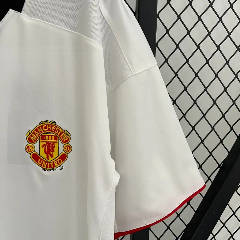 2002-2003 Manchester United Jersey retro kit