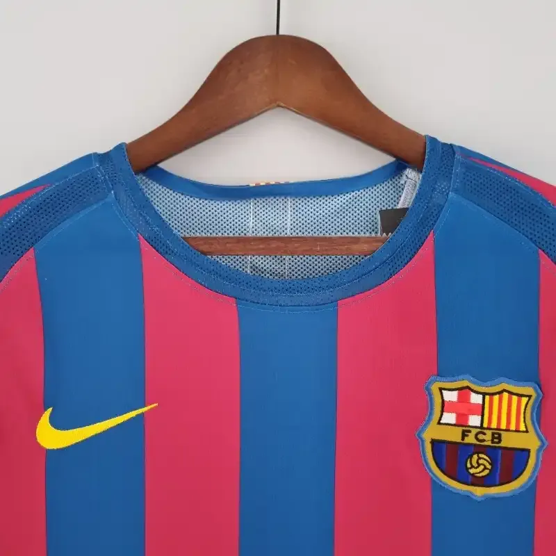 Cheap 2005-2006 Barcelona Long Sleeve Jersey retro kit