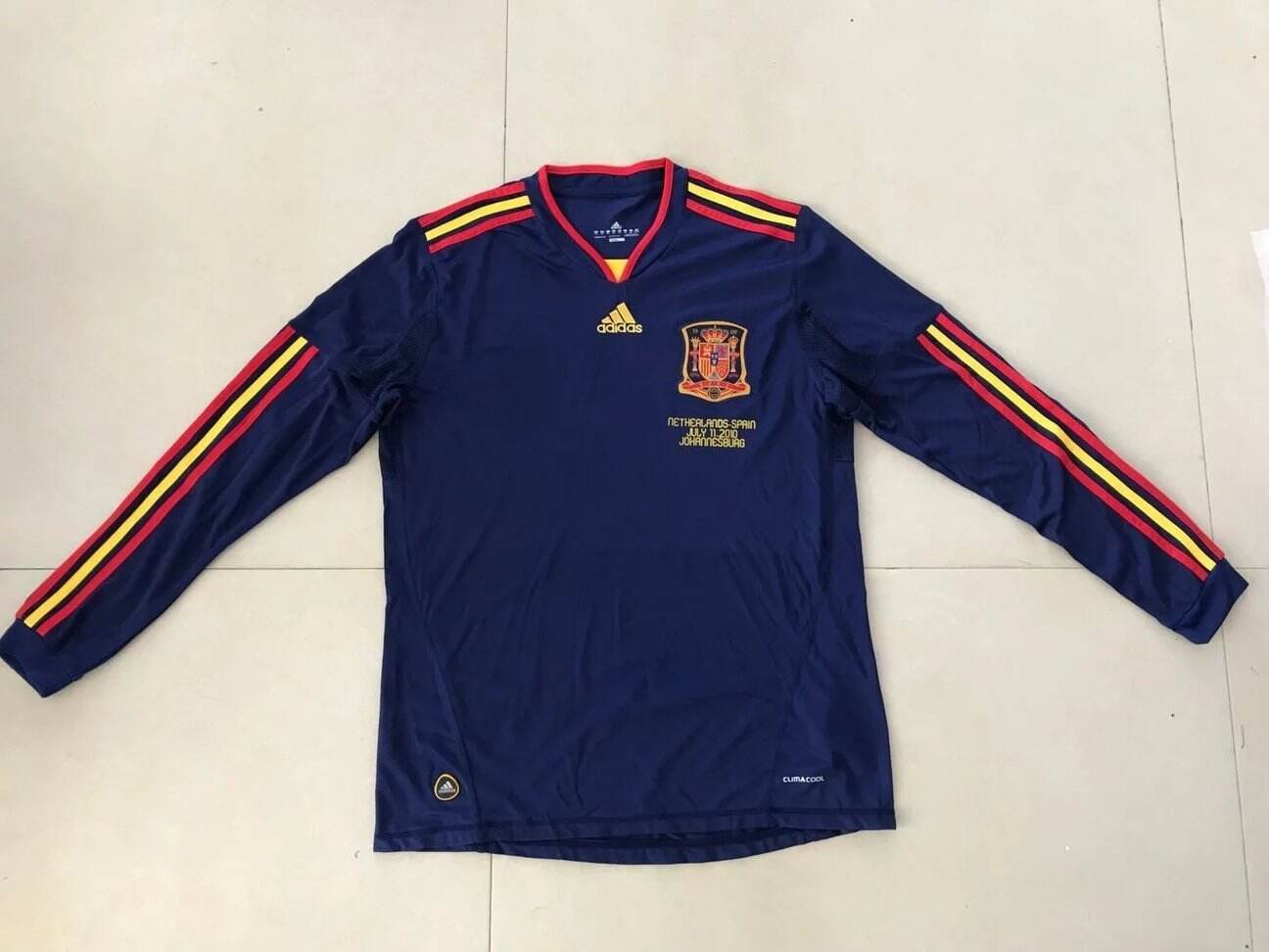 Cheap 2010 Spain Away kit long sleeve