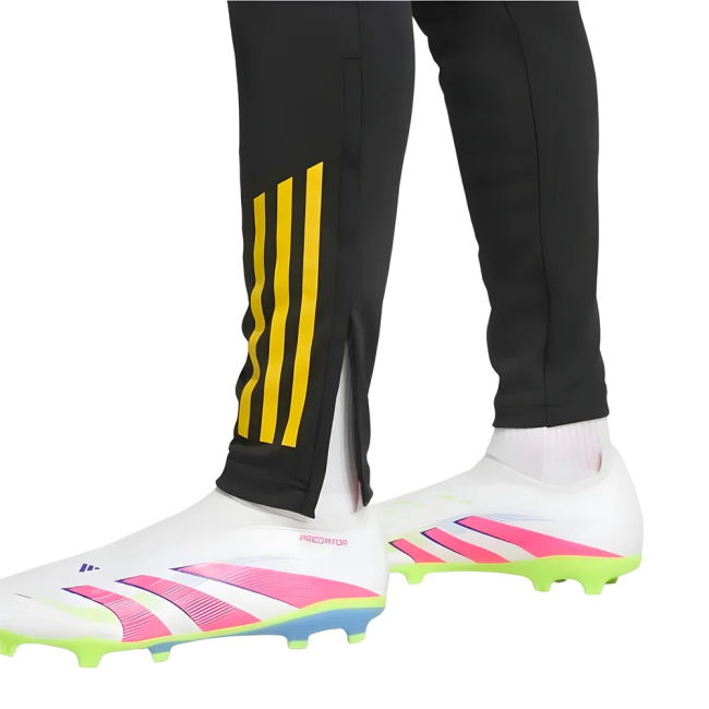 2025-2026 Man Utd EU Training Pants (Black)