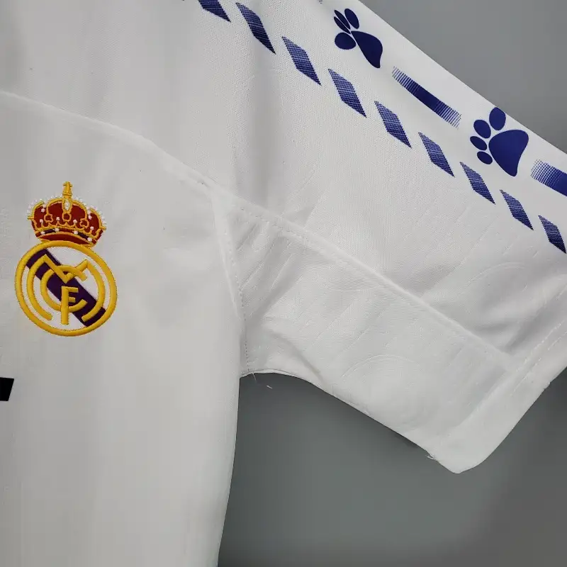 1996-1997 Real Madrid Jersey retro kit