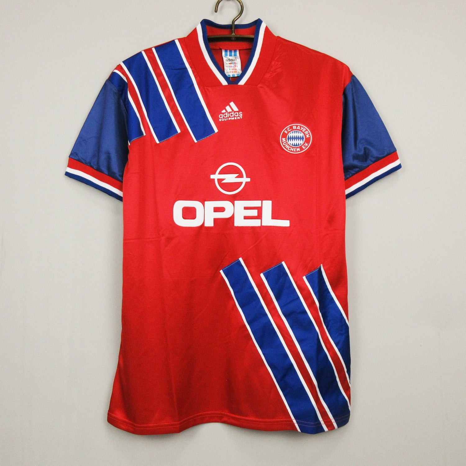 1993-1995 Bayern Munich Home kit