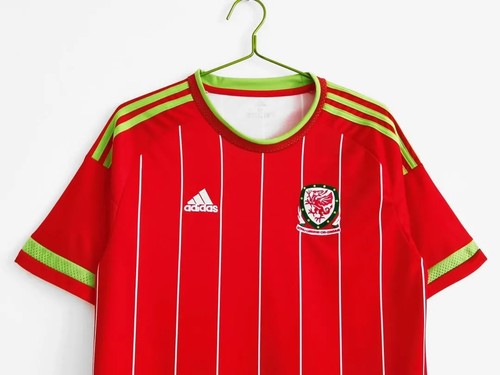 Durable 2015 International Camiseta With Retro Design