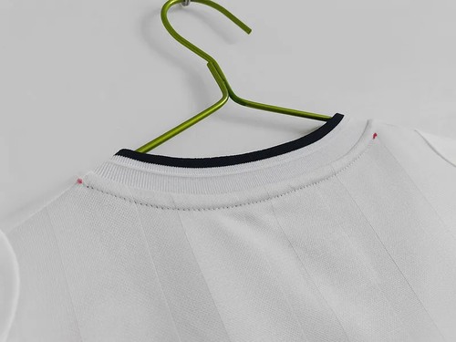 Durable 2002 England Jersey Retro World Cup With Collector's Item