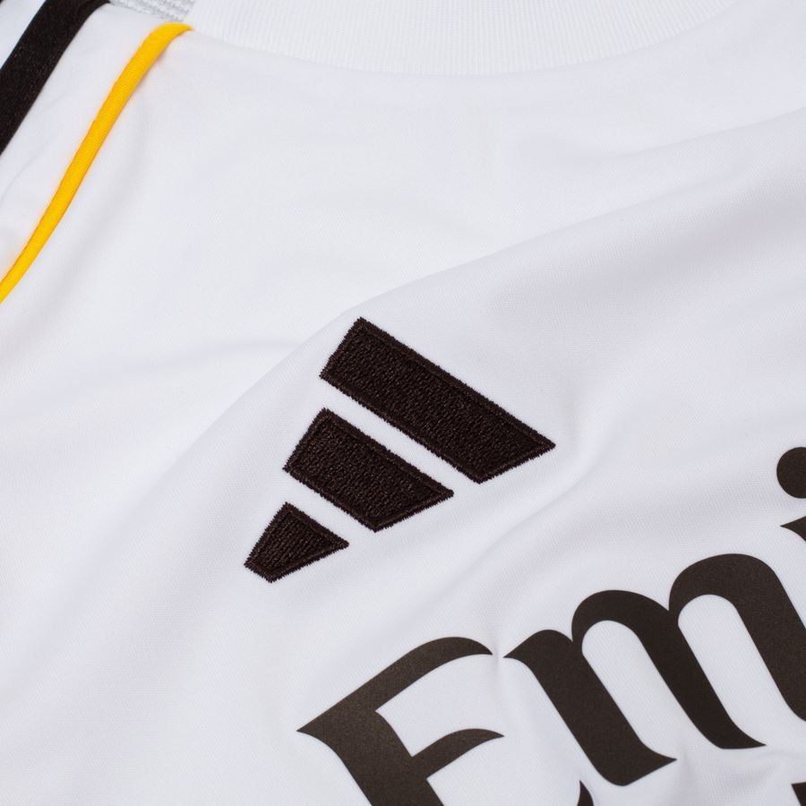Real Madrid Home Shirt 2025/26 Women