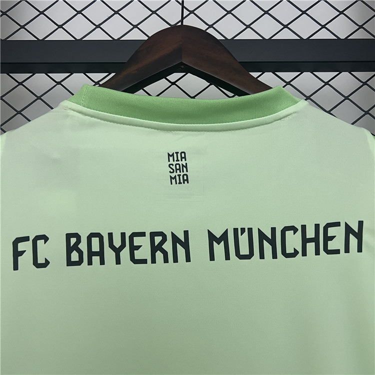 Professional Breathable Bayern Munich 2526 Goalkeeper Shirt Jersey