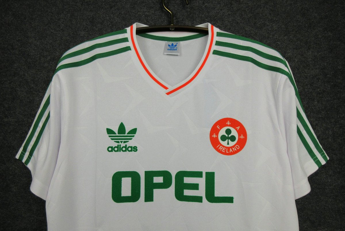 1990 Ireland away kit