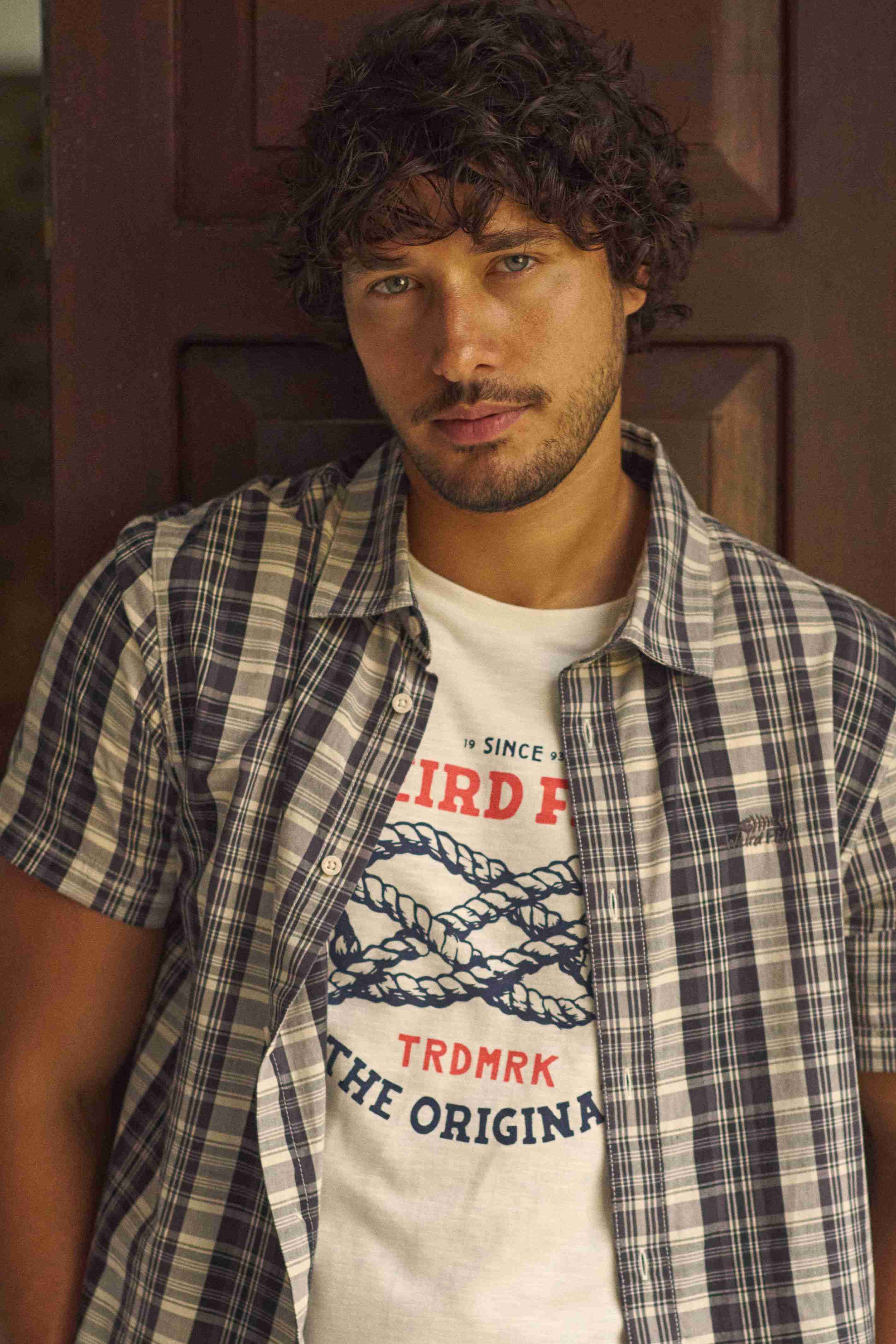 Cast Off Front Print Graphic T-Shirt Dusty White