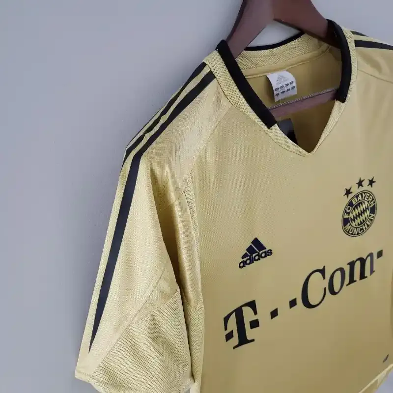 Cheap 2004-2005 Bayern Munich Jersey retro kit