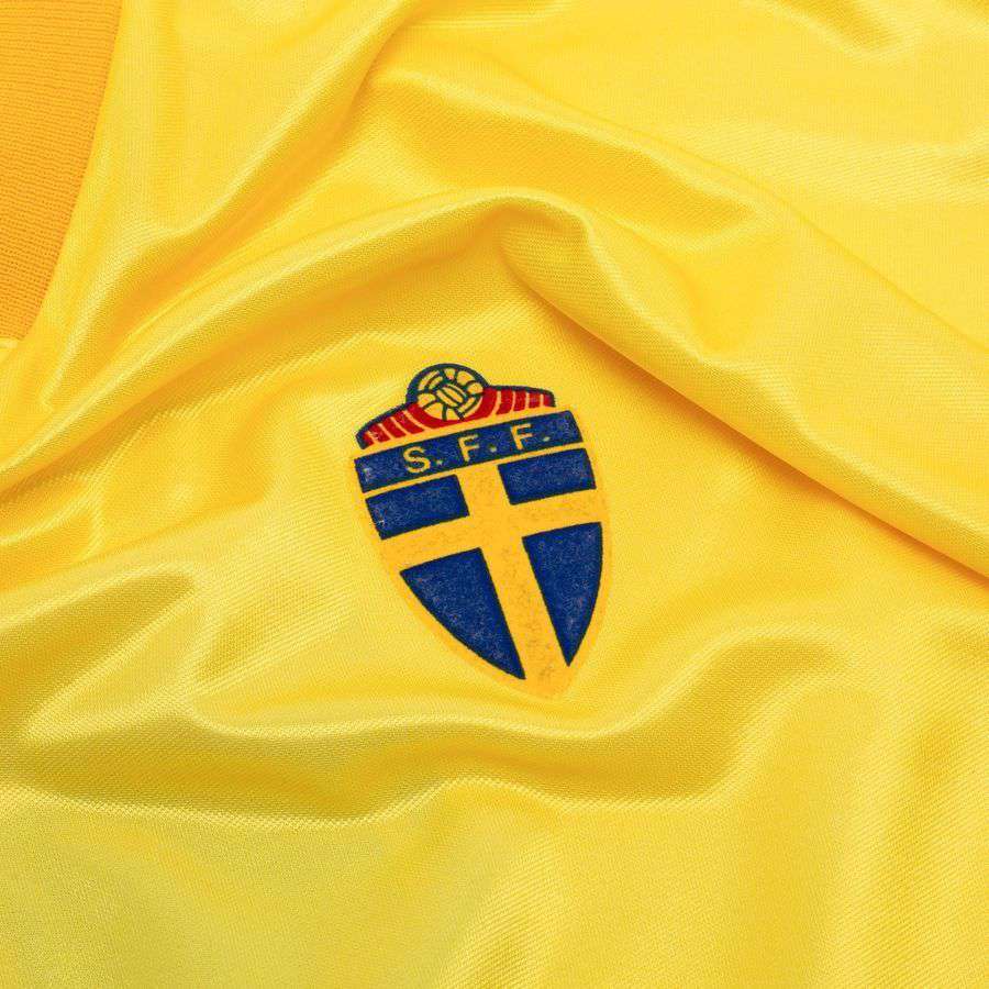 [EFKS] Sweden Size BROLIN 11 Home Uniform 1992 L (8/10)