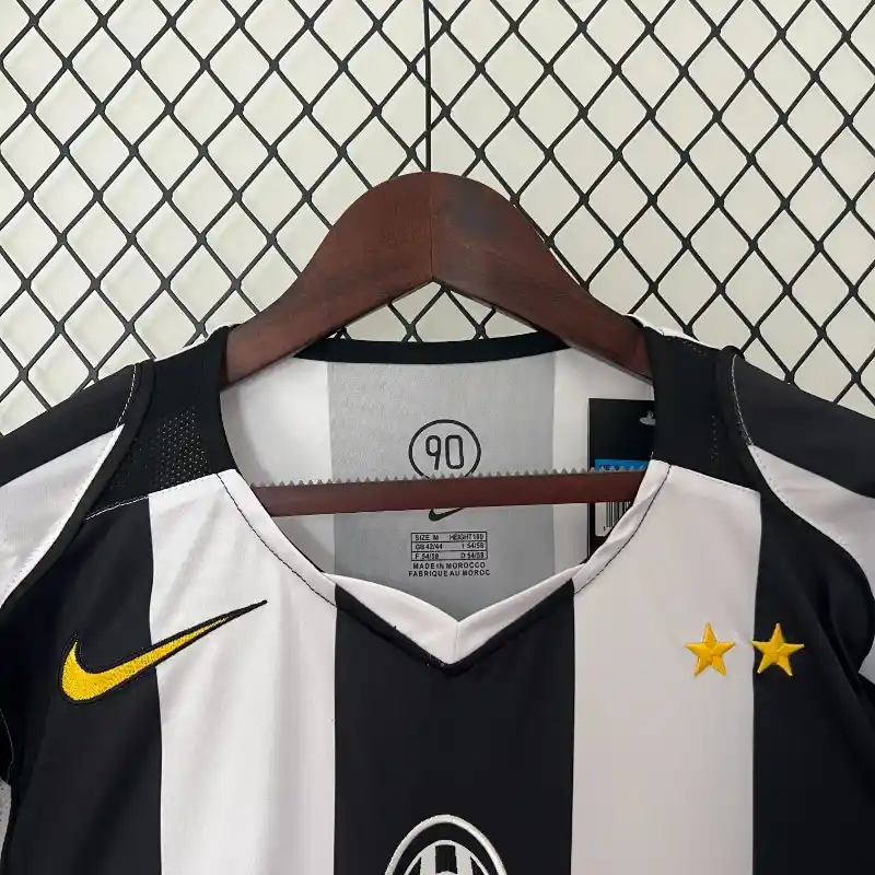 2004-2005 Juventus Jersey retro kit