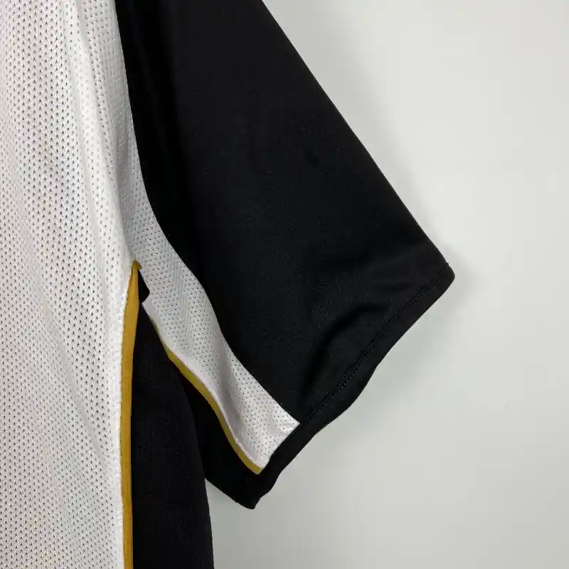 2001-2002 Manchester United Retro Kit – 100th Anniversary Edition (Reversible)