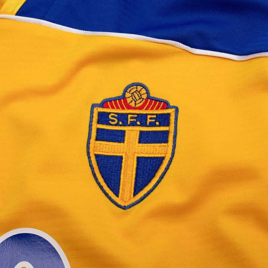 [EFKS] 2000 Sweden Size XL LARSSON 20 Home Jersey (8/10)