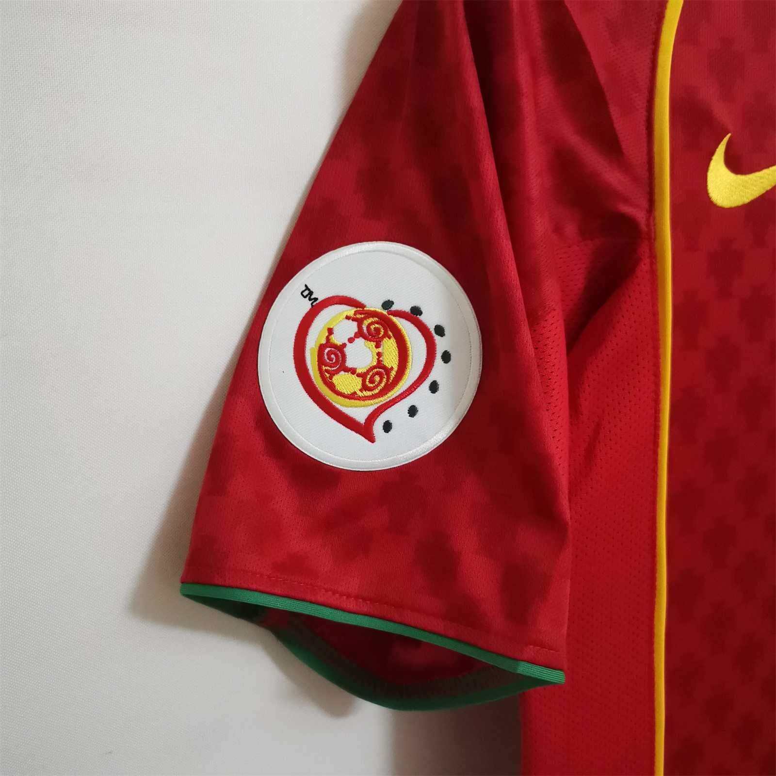Cheap 2004 Portugal Home kit