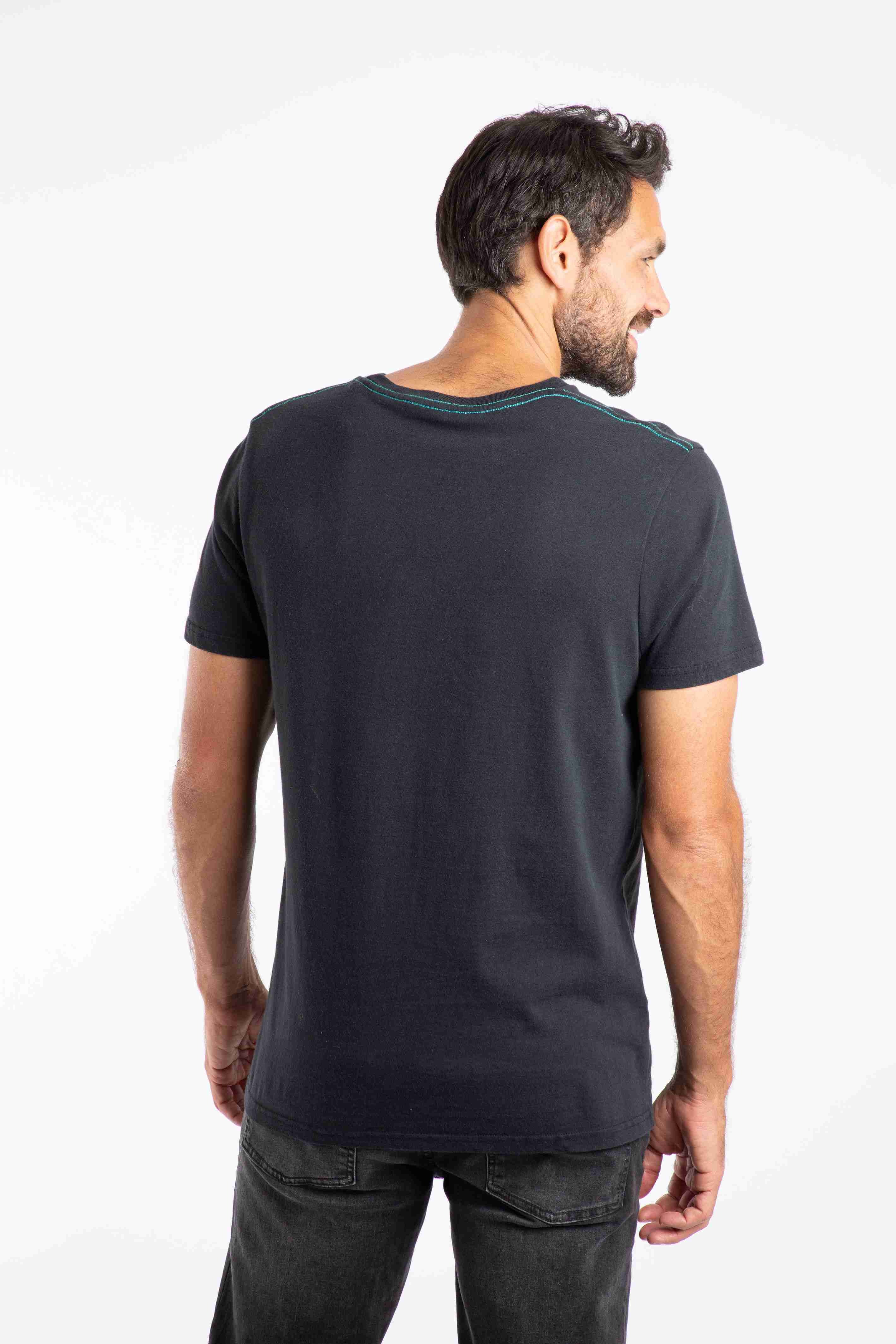 Aspect Mountains Front Print Graphic T-Shirt Black