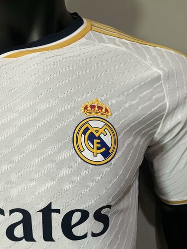 Authentic Real Madrid Local - Game Day Outfit - International Soccer