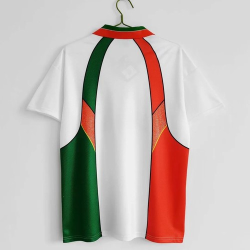 Die-hard Football Team Irlanda #1996 Top Tier Fresh Look Away Shirt