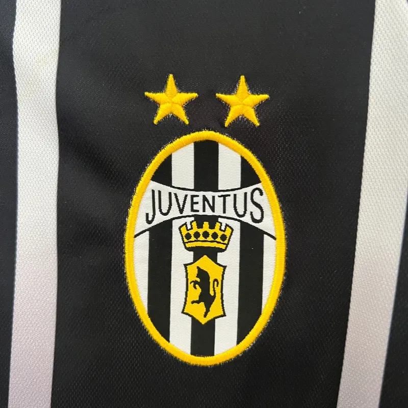 2000-2001 Juventus Black Soccer retro kit