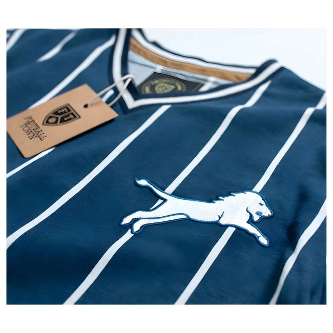 Chic Millwall The Leaping Lion Home Retro Football Shirt for Fan Wear