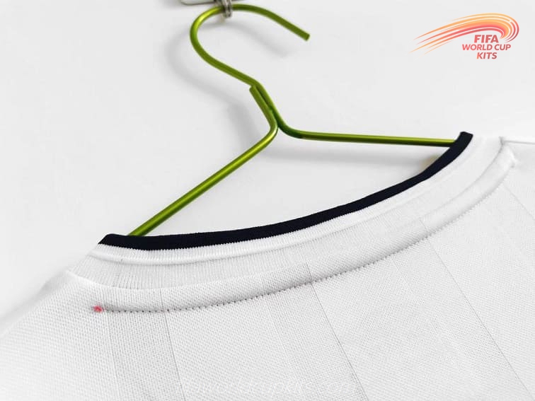 England year 2002 Main Soccer Kit