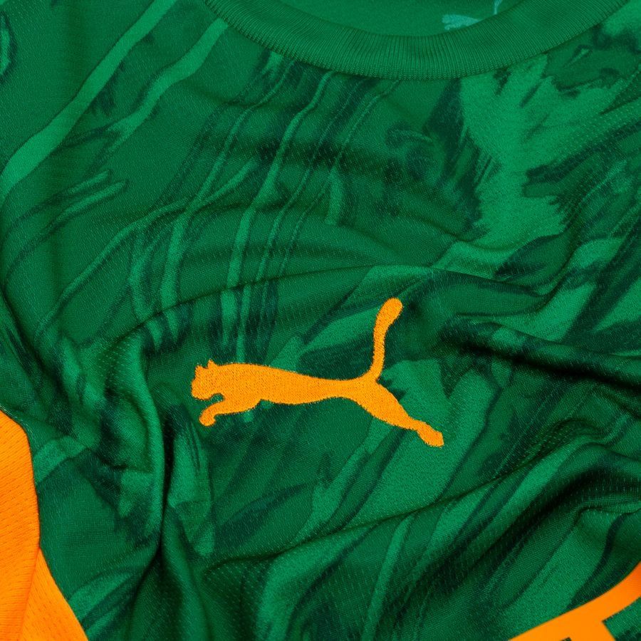 Manchester City Goalkeeper Shirt 2025/26 For Algeria Football Fans