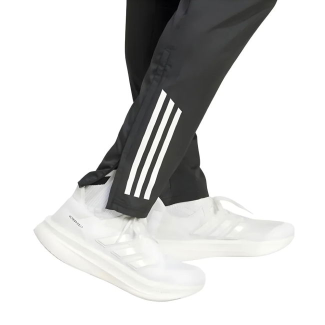 2025-2026 Man Utd Presentation Pants (Black)