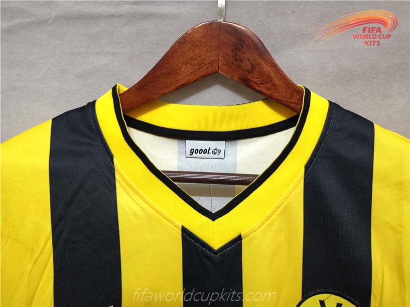 Dortmund 99 to 00 Home Football Strip