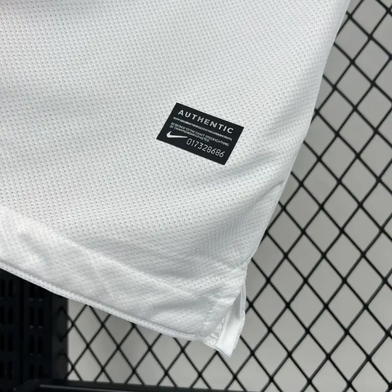 2010-2011 Juventus Jersey retro kit