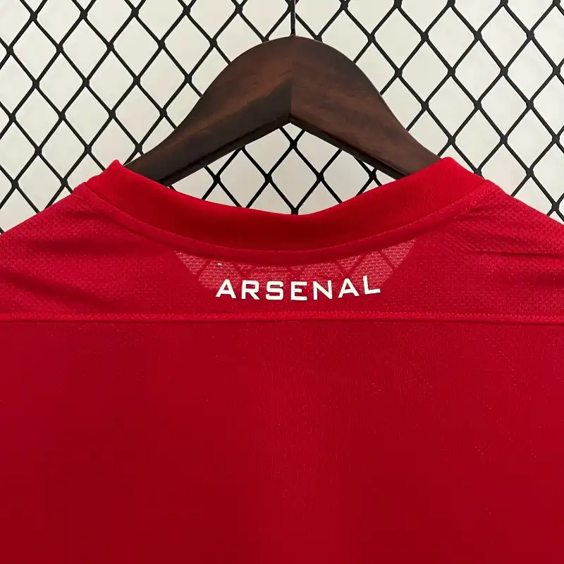 2011-2012 Arsenal 125th Anniversary Jersey retro kit