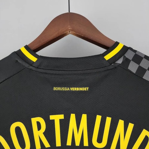 Official 2022 International Camiseta Black With Retro Design -
