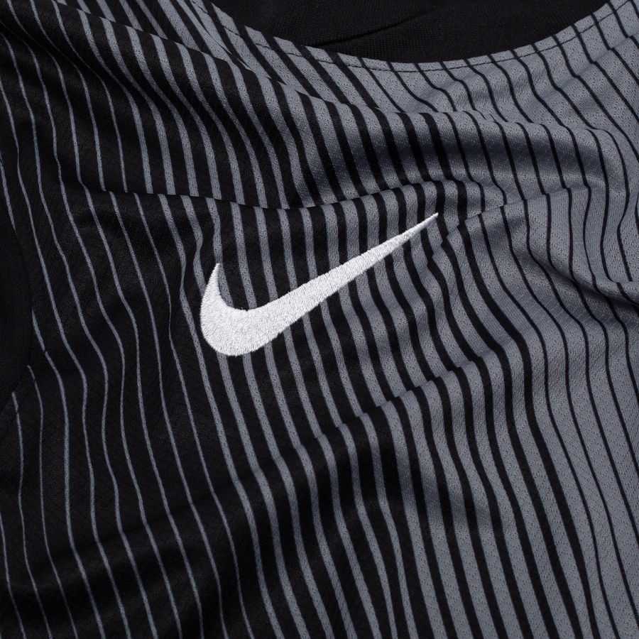 Chelsea Goalkeeper Shirt 2025/26 Kids