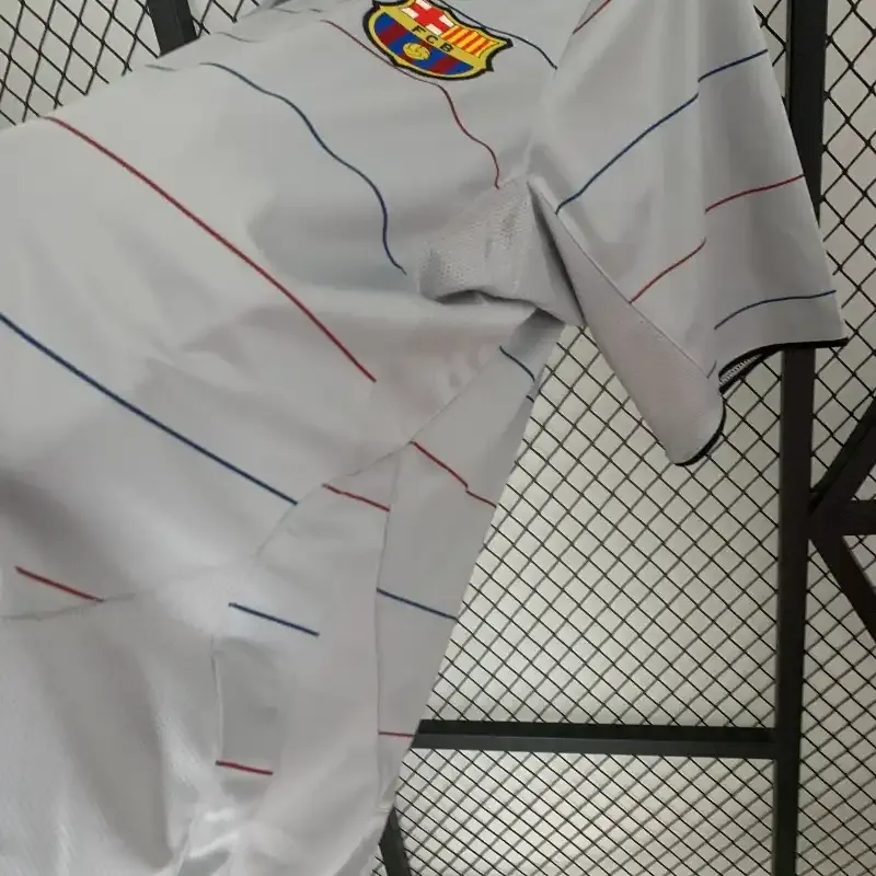 Cheap 2003-2004 Barcelona Jersey retro kit