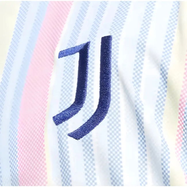 High Quality 2025-2026 Juventus Shirt With Retro Design