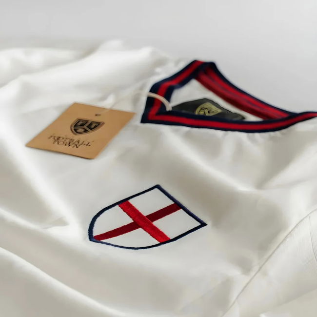 Authentic Vintage England The Team Football High Team World