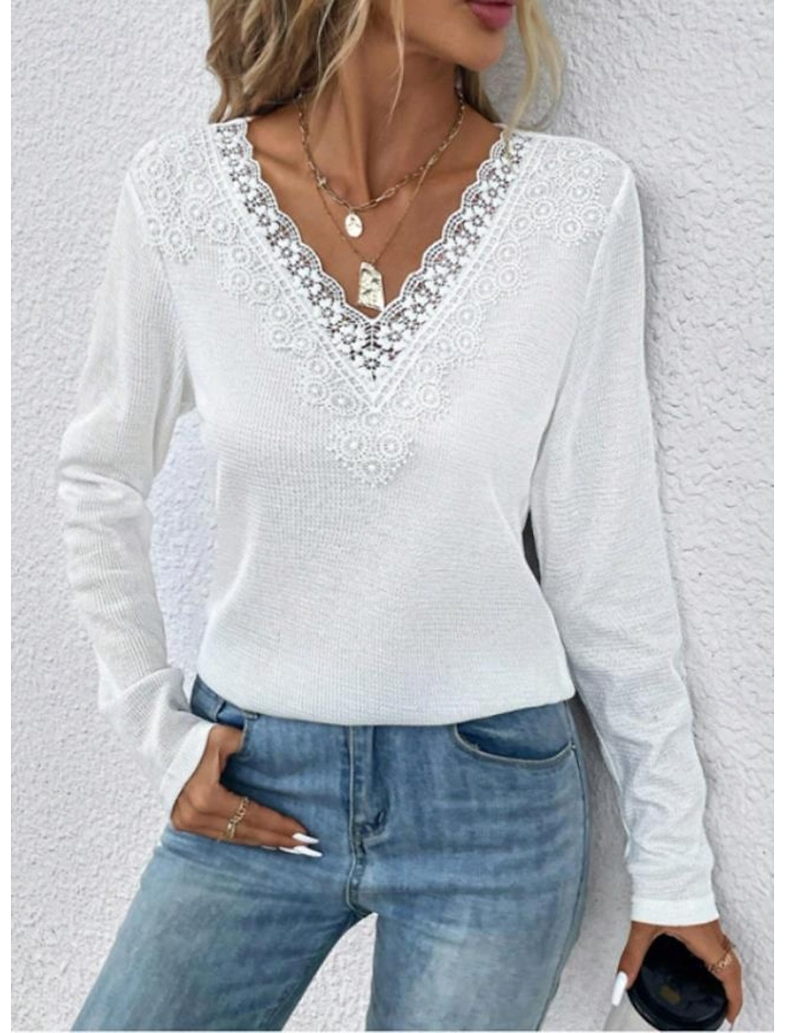 Women's Elegant Lace Tops Eyelet Blouse Casual Lace Long Sleeve Regular Tops V Neck Daily Romantic Petite Tops Summer Holiday Wear Spring Fall Semi Formal Blouses