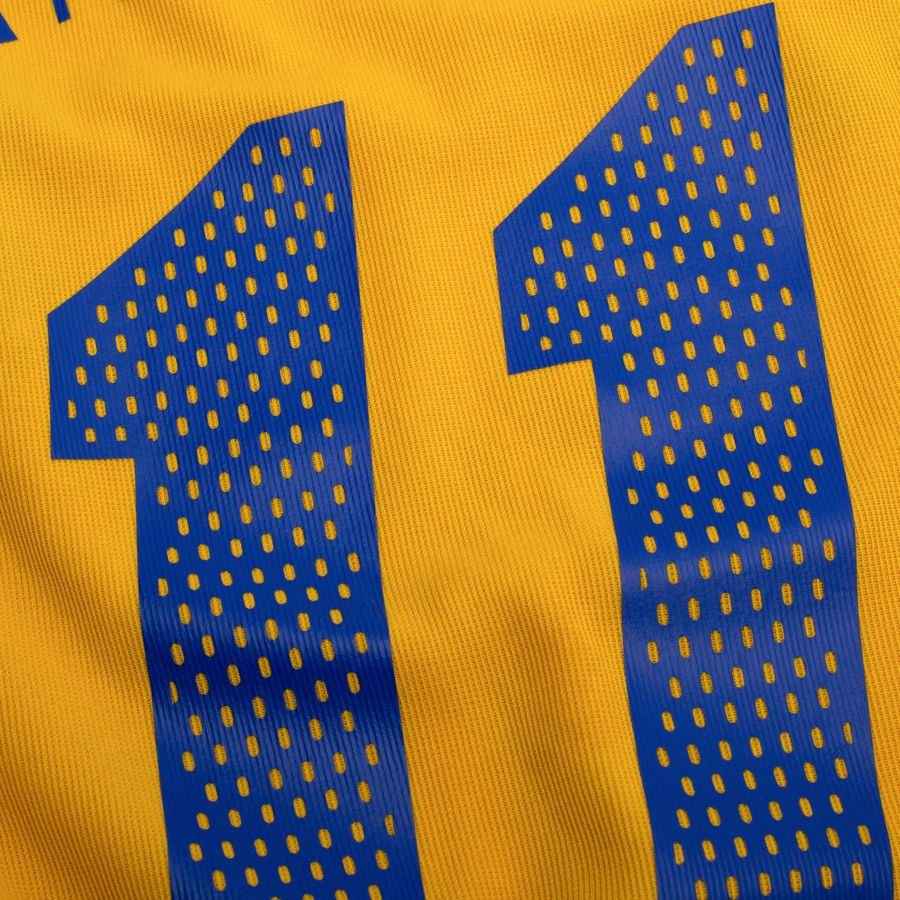 Sweden Home Shirt 2002 Size S LARSSON 11 (7/10)