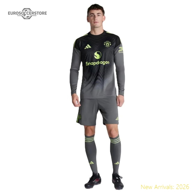 Top-Grade 2025-2026 Man Utd Primary Goalkeeper Shorts Grey