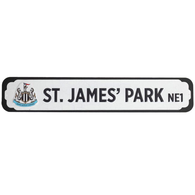 High Quality 2025-2026 Newcastle Football Shirt With Retro Design -